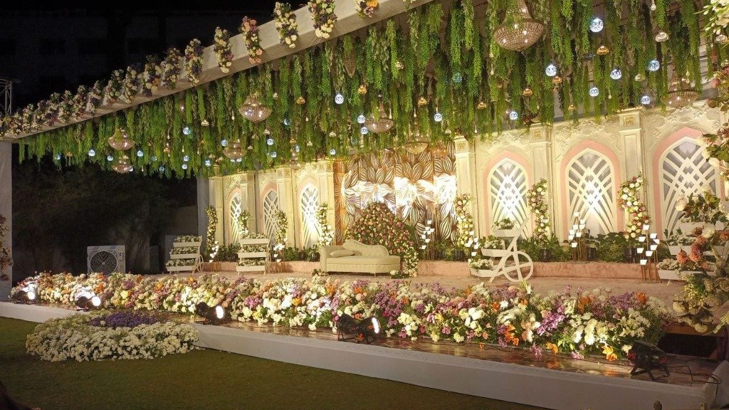 Grand stage decoration